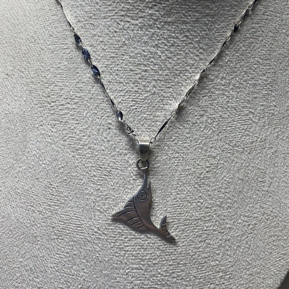 Aires 925 Silver Fish Pendant Necklace